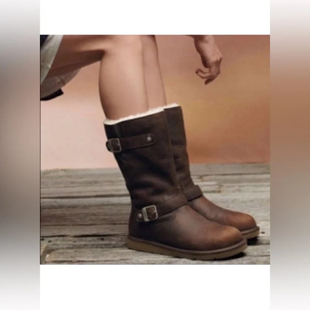 UGG Sutter Toast Boots 1005374 Women’s Size 8 Water Resistant